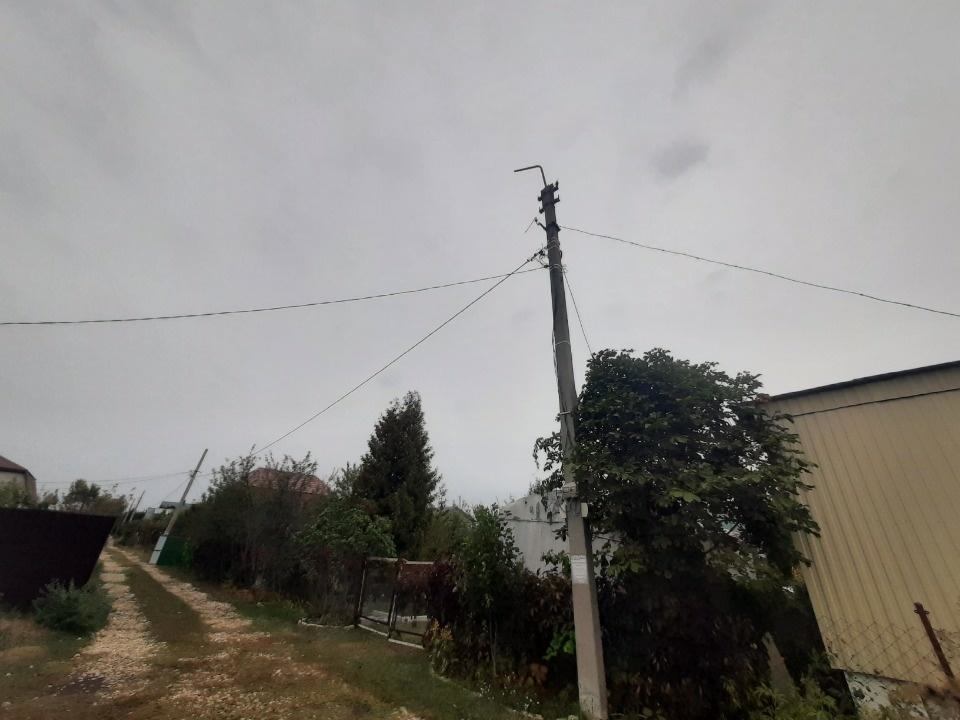 Земли СНТ Жигули 2. Садоводство. В собственности. До газа около 250 метров, столб с электричеством на границе участка, рядом проток Пухлая. Подъезд: асфальт и далее щебень в проулке.
 Один взрослый собственник, быстрый выход на сделку. 