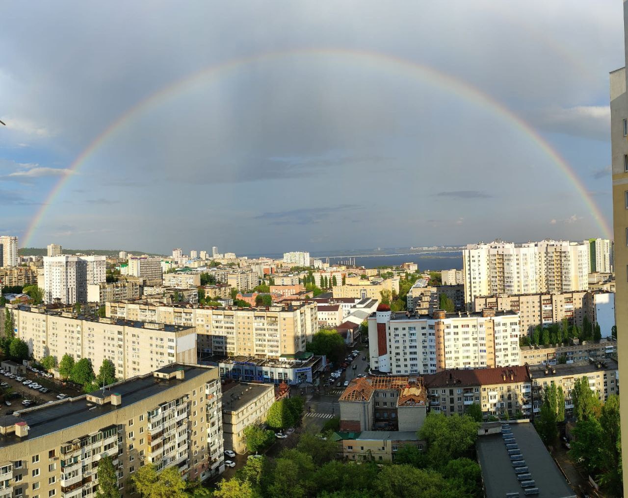 ВИДОВАЯ КВАРТИРА НА ВЫСОКОМ ЭТАЖЕ

Предлагаем Вашему вниманию просторную 2х-комн. квартиру в ЖК Ильинский, застройщик Шэлдом. Расположение в кирпично-монолитном доме с высокими показателями энергоэффективности класса А обеспечивает комфортное и качественное проживание.

С 22 этажа открывается ве