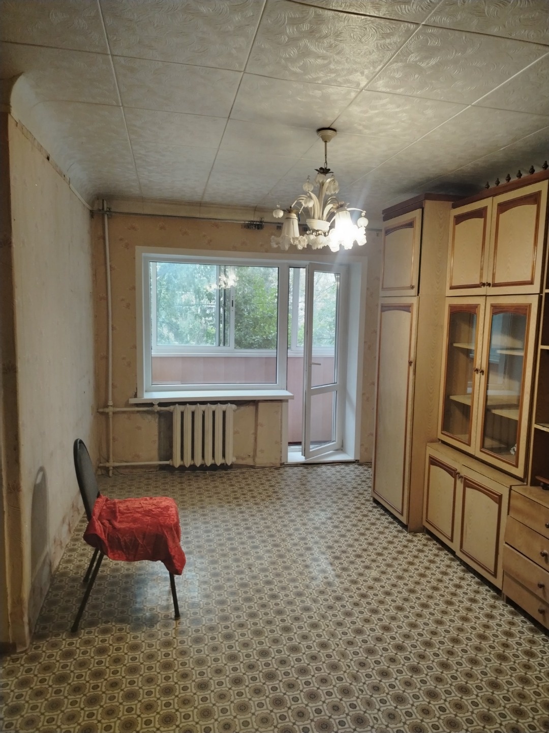 Срочная Продажа!!
Предлагаю на продажу однокомнатную квартиру по привлекательной цене!
Однокомнатная квартира 32 кв.м,отличный вариант,для инвестирования ,как для проживания так и для сдачи в аренду.
В квартире установлены пластиковые окна,застеклен балкон,с/у совмещенный.
Дом находится в шаговой до