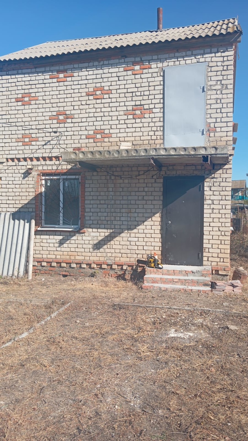 Продается отличная кирпичная дача 63,1кв.м. в предчистовой отделке с баней и своей скважиной, 8 соток земли, есть возможность увеличить участок до 16 соток. Круглосуточный подъезд. Звоните! Показ в удобное время! 