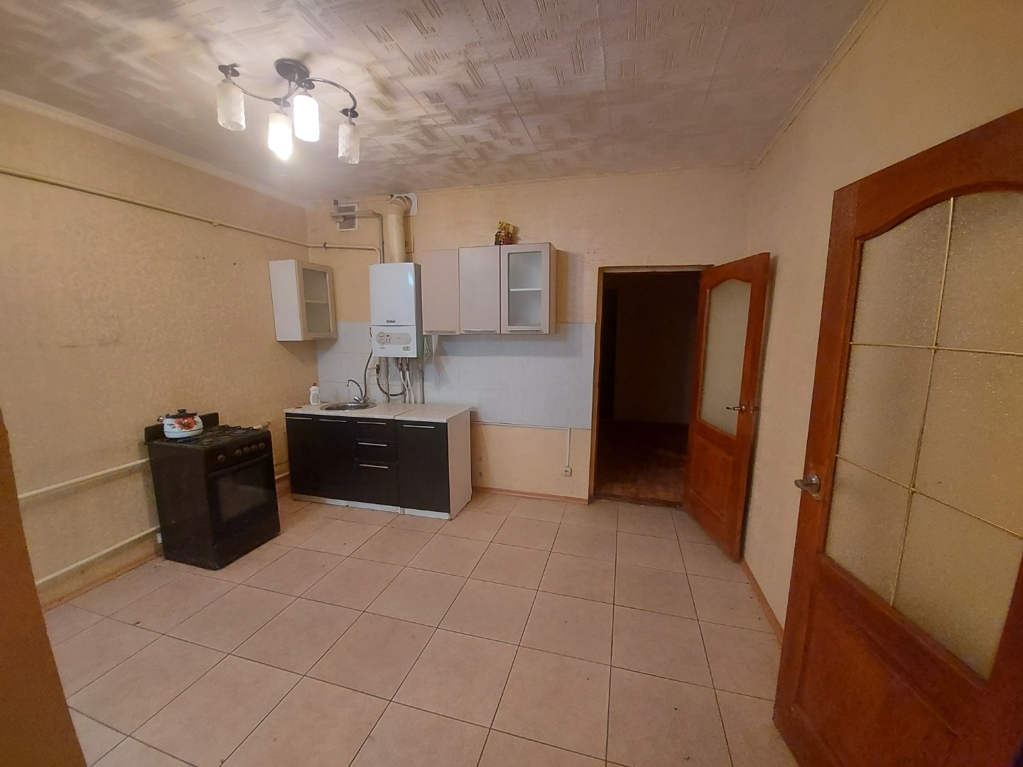 В продаже отличный вариант 3 комнатной квартиры в кирпичном доме со своим участком земли.

Квартира находится в экологически чистом районе Поливановка, с развитой инфраструктурой . В 5 минутах конечная абвтобуса 9 , трамвай, супермаркеты Пятерочка, Магнит и строительные магазины, к&Б, Школа и дет са