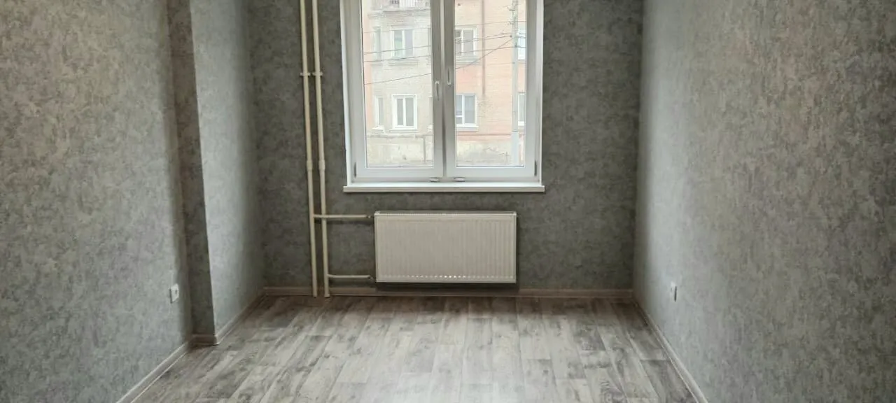 Продаю отличную квартиру на 2 этаже 10 этажного дома. В квартире выполнен ремонт от застройщика. Подходит под се формы расчетов. Звоните!