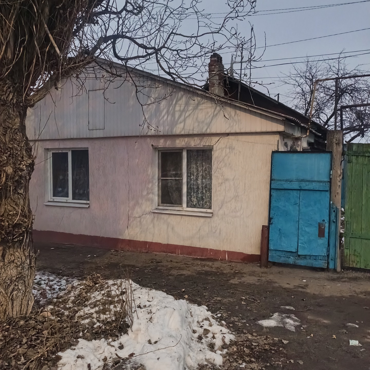 Продается просторный дом в центре Саратова! Все подробности по телефону! 