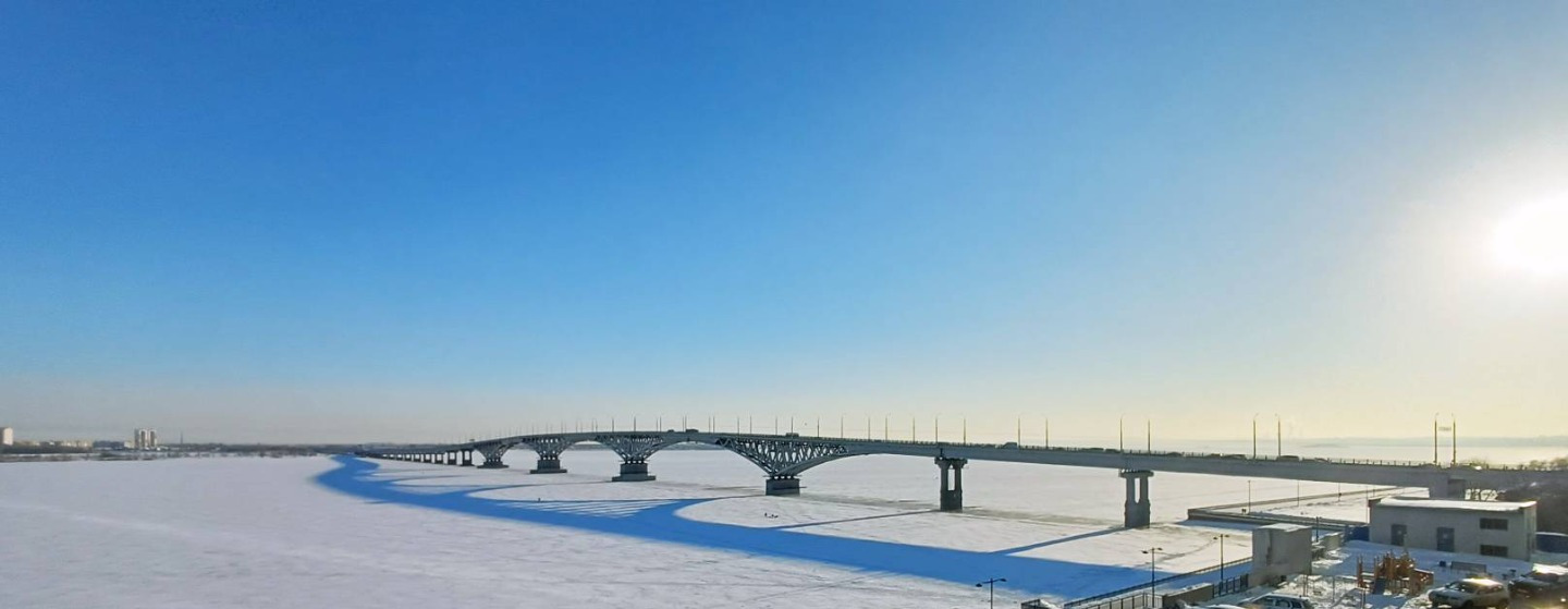 Продаётся просторная, уютная 2- х комнатная квартира в  одном из лучших ЖК города, на берегу Волги.
Район проживания — Волжский. 
Жилой комплекс премиум-класса ЖК «Парусa».
Дом находится в центре культурной жизни, его окружают знаковые городские достопримечательности:
Рядом прилегает  прогулочная зо