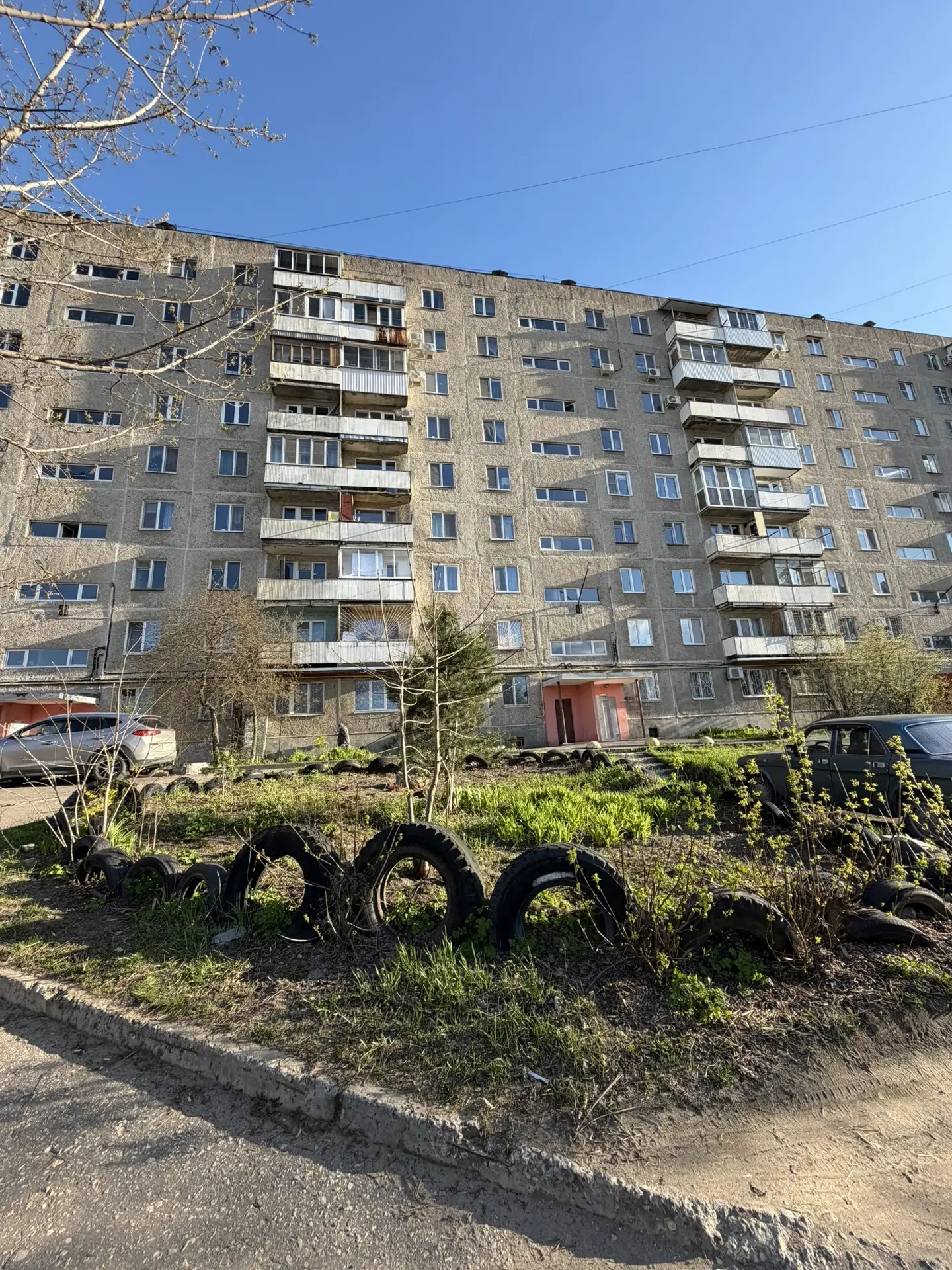 Продается 3-комнатная квартира площадью 52,1 м2 (без учета двух лоджий) на 7 этаже 9-этажного панельного дома по ул. Моторная.
В квартире хороший косметический ремонт.
Санузел раздельный, имеется две лоджии по 4,5 м2 (остеклены)
В квартире при продаже остается вся мебель.
Подъезд после капитального 